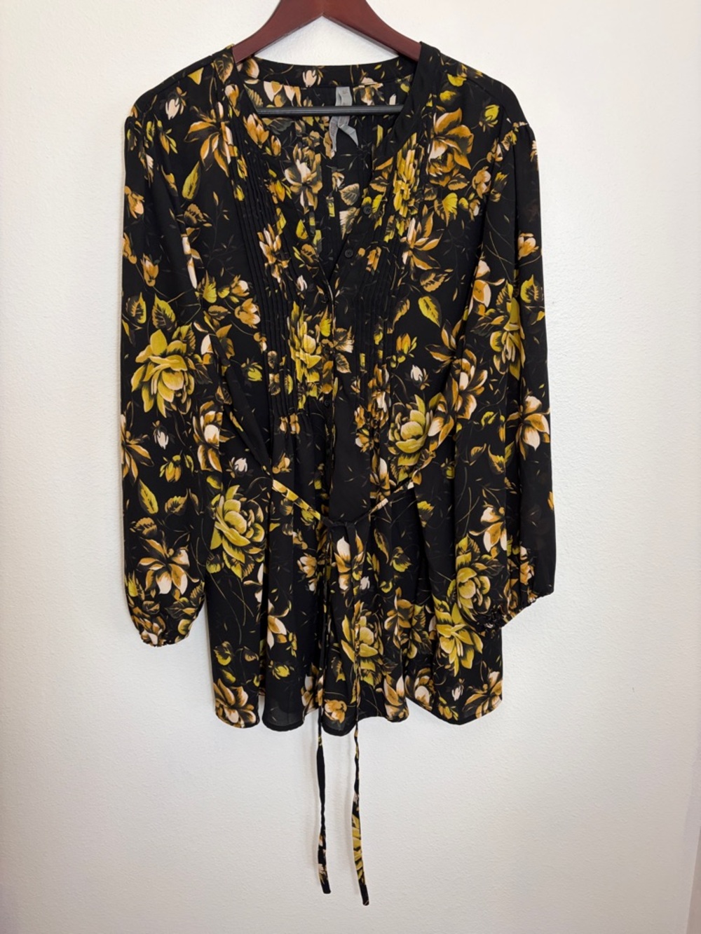 Melissa McCarthy Seven7 Black Floral Drawstring Tunic Top Yellow Rose Print